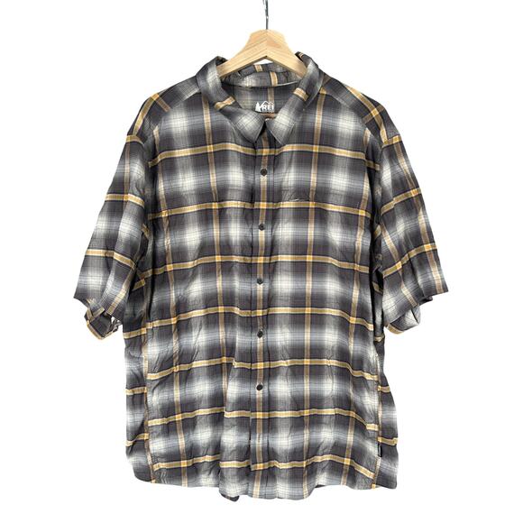 REI CO Op Size XL Plaid Button Down Men's Short Sleeve - Picture 1 of 6
